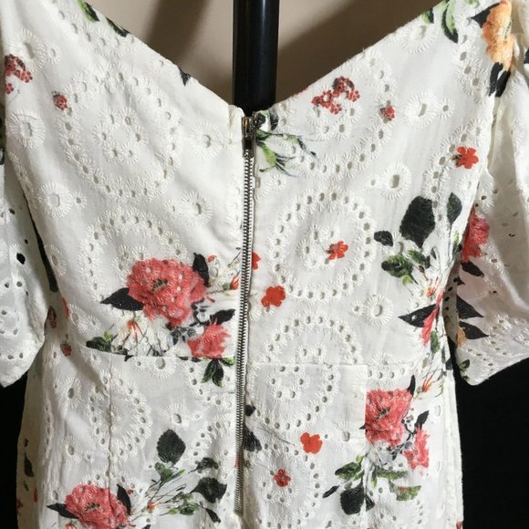 Lida Kate Floral Eyelet Lace Summer Dress V Neck Mini Length Lightweight Fabric - Picture 7 of 8